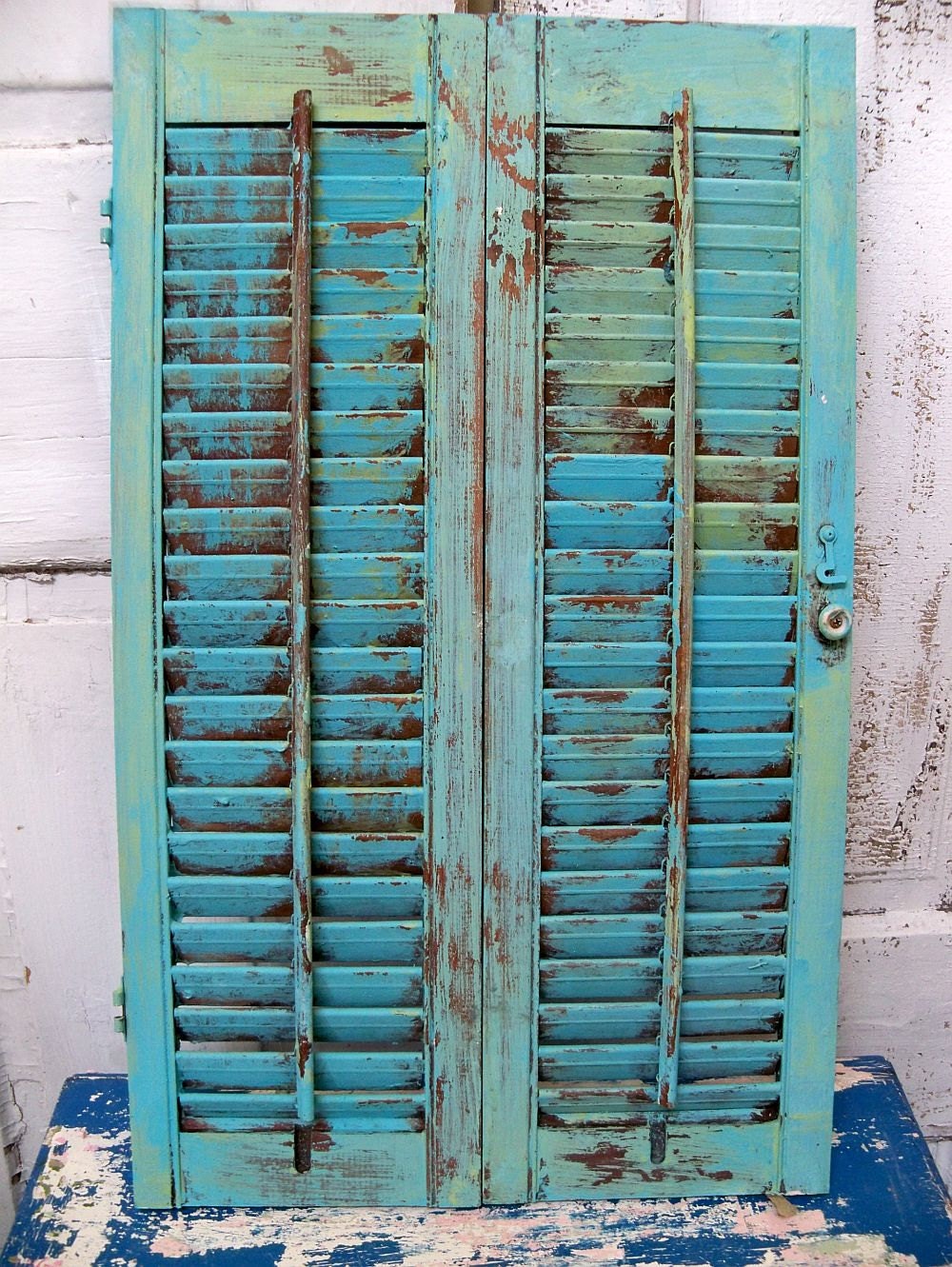 10ideas about Vintage Shutters on Pinterest Shutters, Old