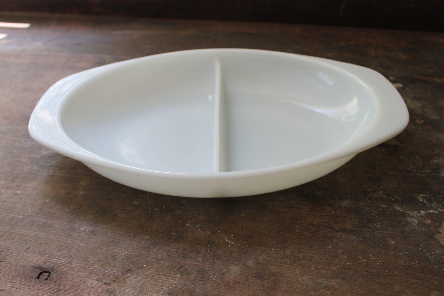 Vintage Pyrex White Divided Serving Dish 1 1/2 Quart  (1063)