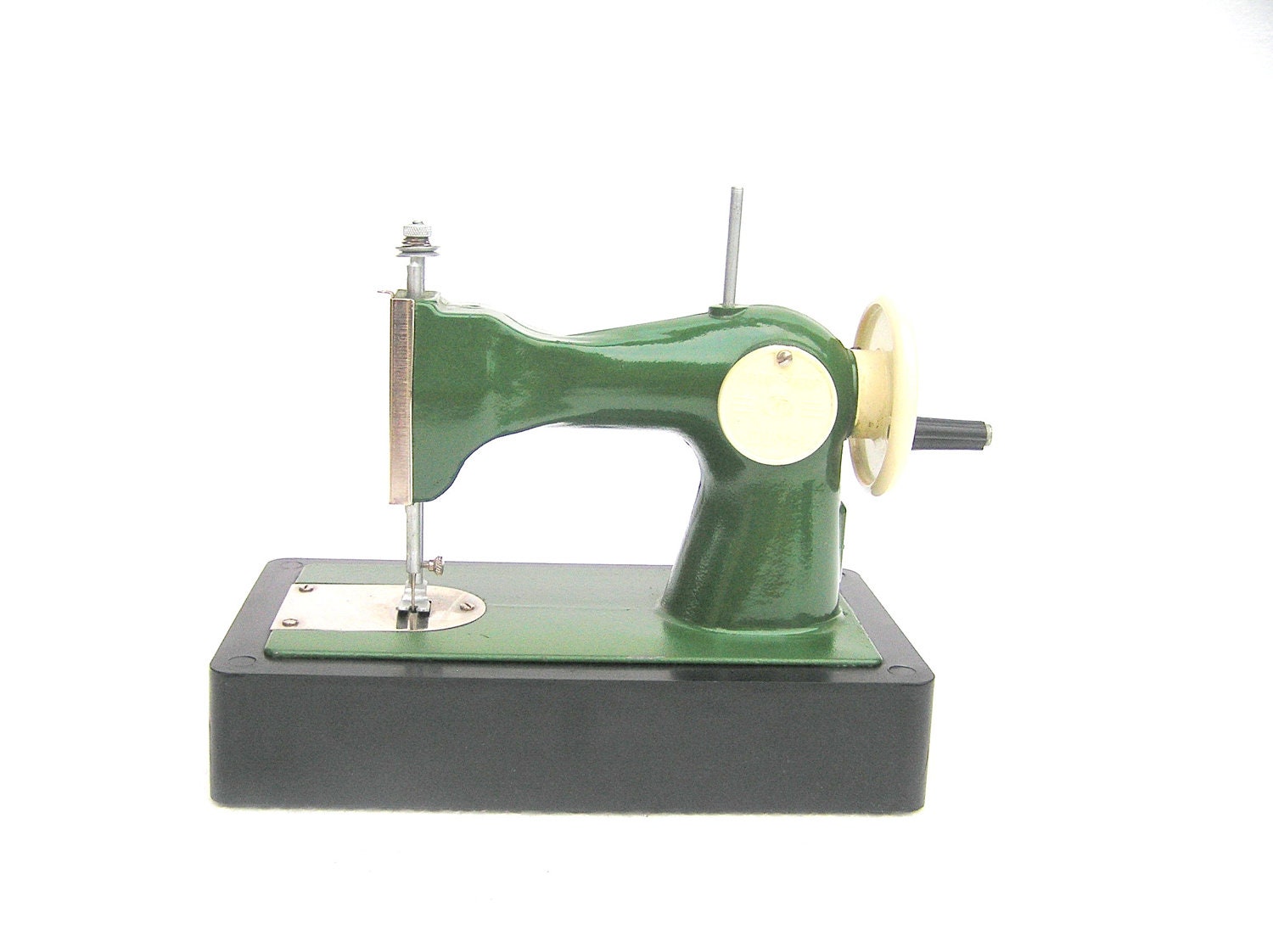 Fabulous First Sewing Machine For Kids Beginner Sewing For Kids P