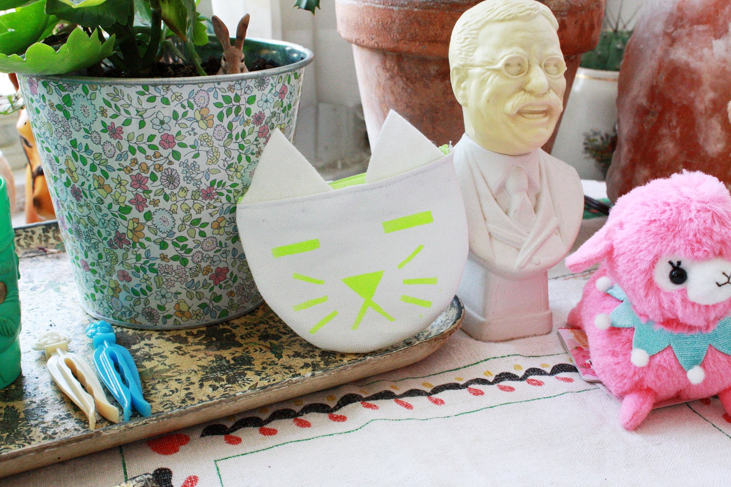 White with Neon Green Cat Change Purse