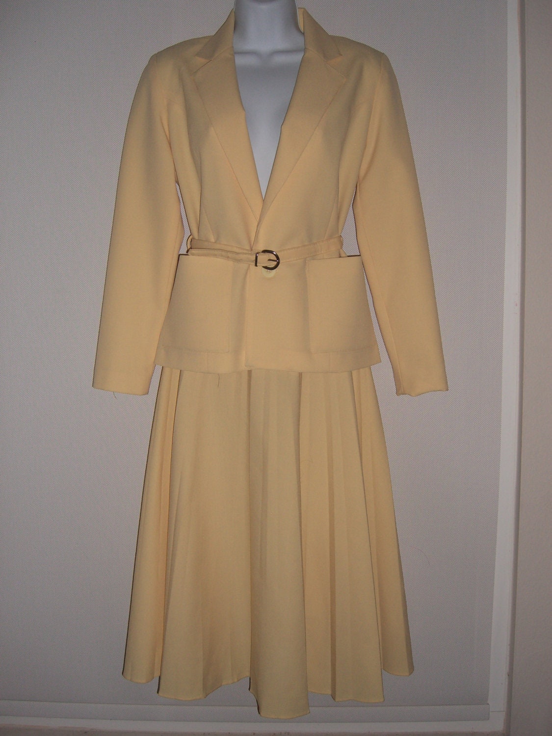 80s Yellow Skirt Suit: Blazer, Pleated Skirt and Belt - Size Small