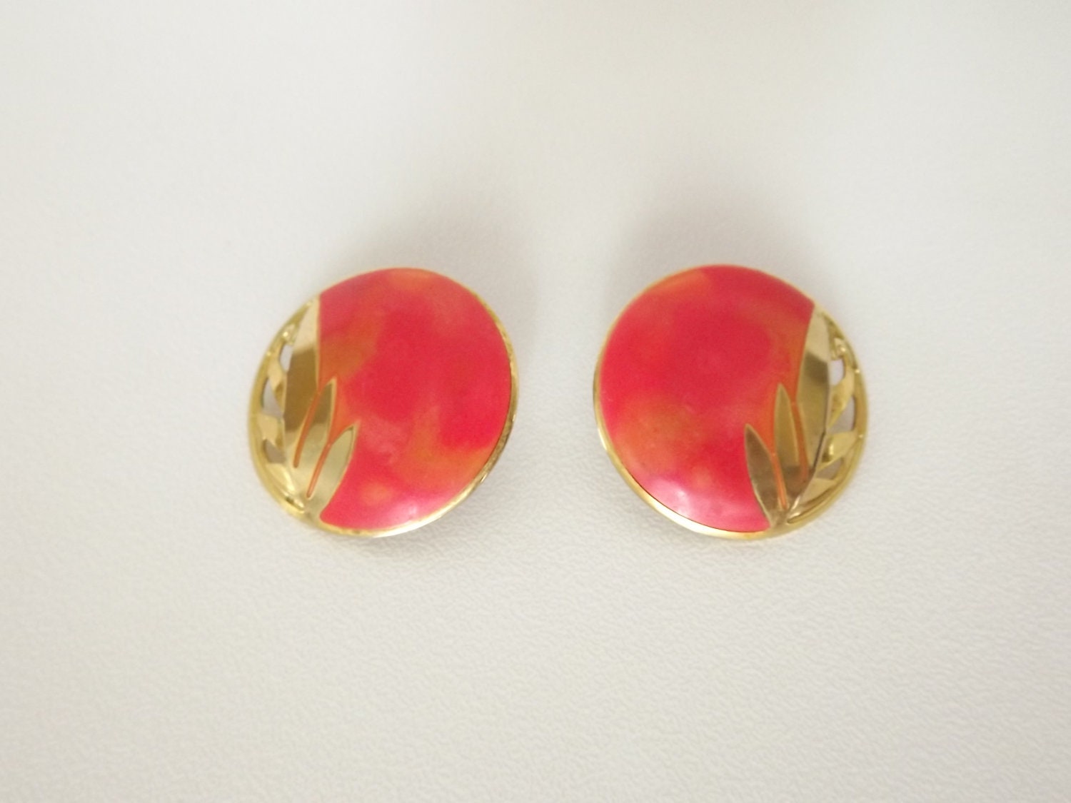 Vintage Round Pink and Or...