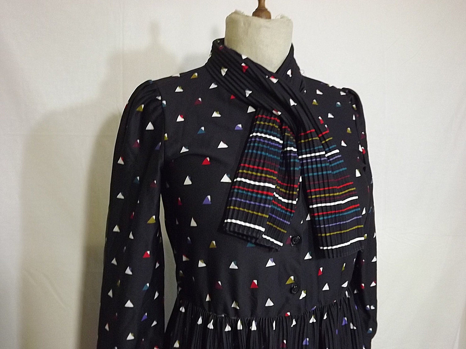 VTG 1970's Black Plea...