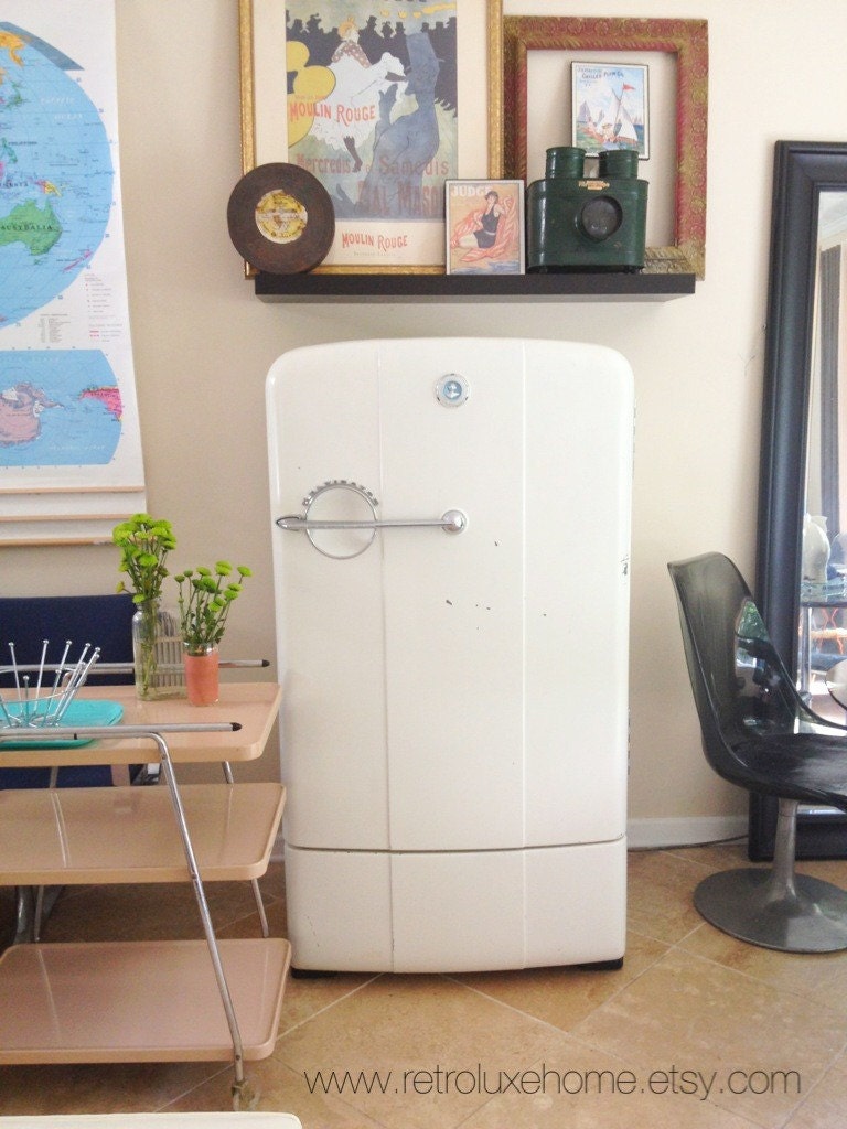 1950's Mid Century Modern Kelvinator Refrigerator