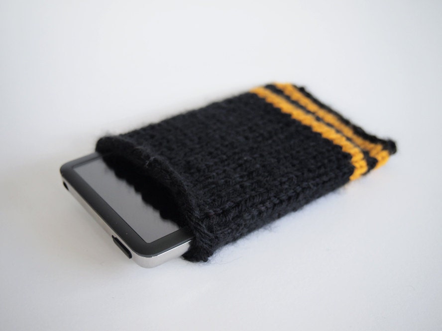 hand knit harry potter hufflepuff ipod sleeve cozy
