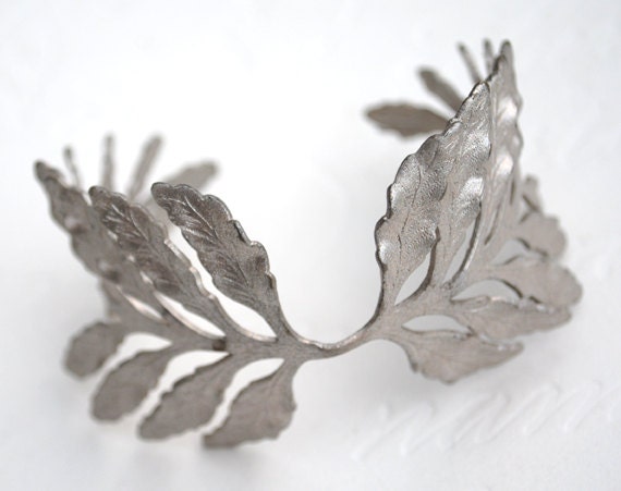 Vintage Silver Tone Laurel Leaf Wreath Greetian Bracelet - MoonLitVintage
