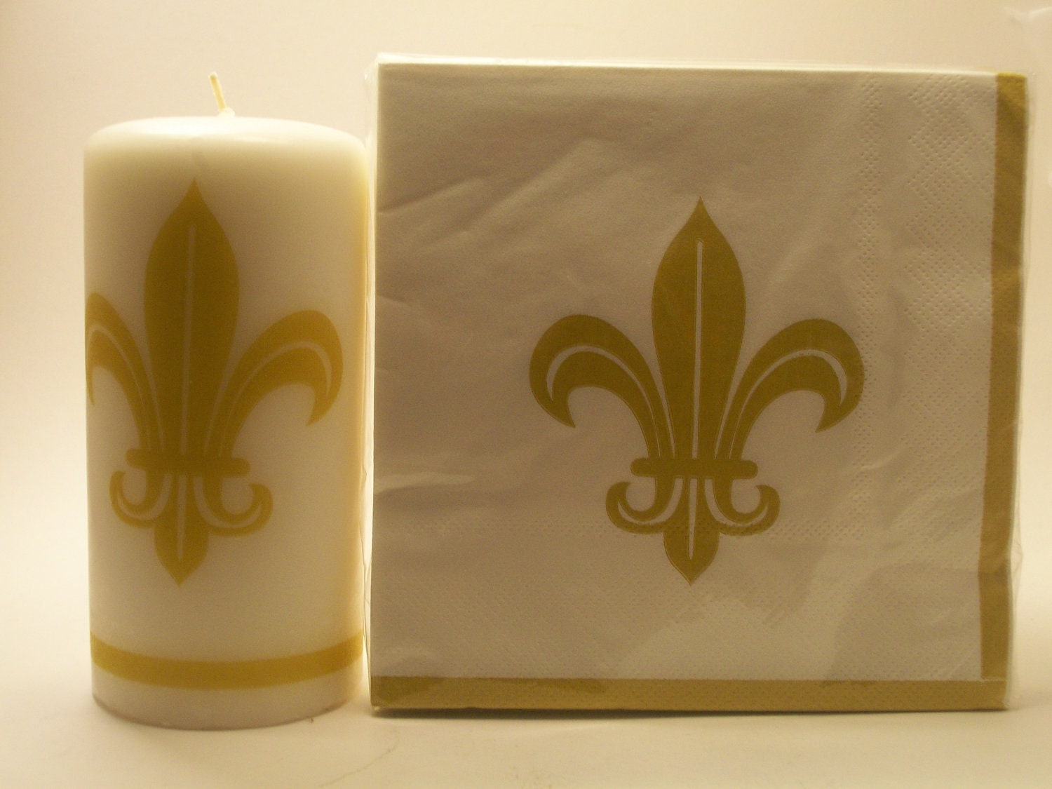 Hand decorated Fleur De Lis Candle w/Matching Napkins