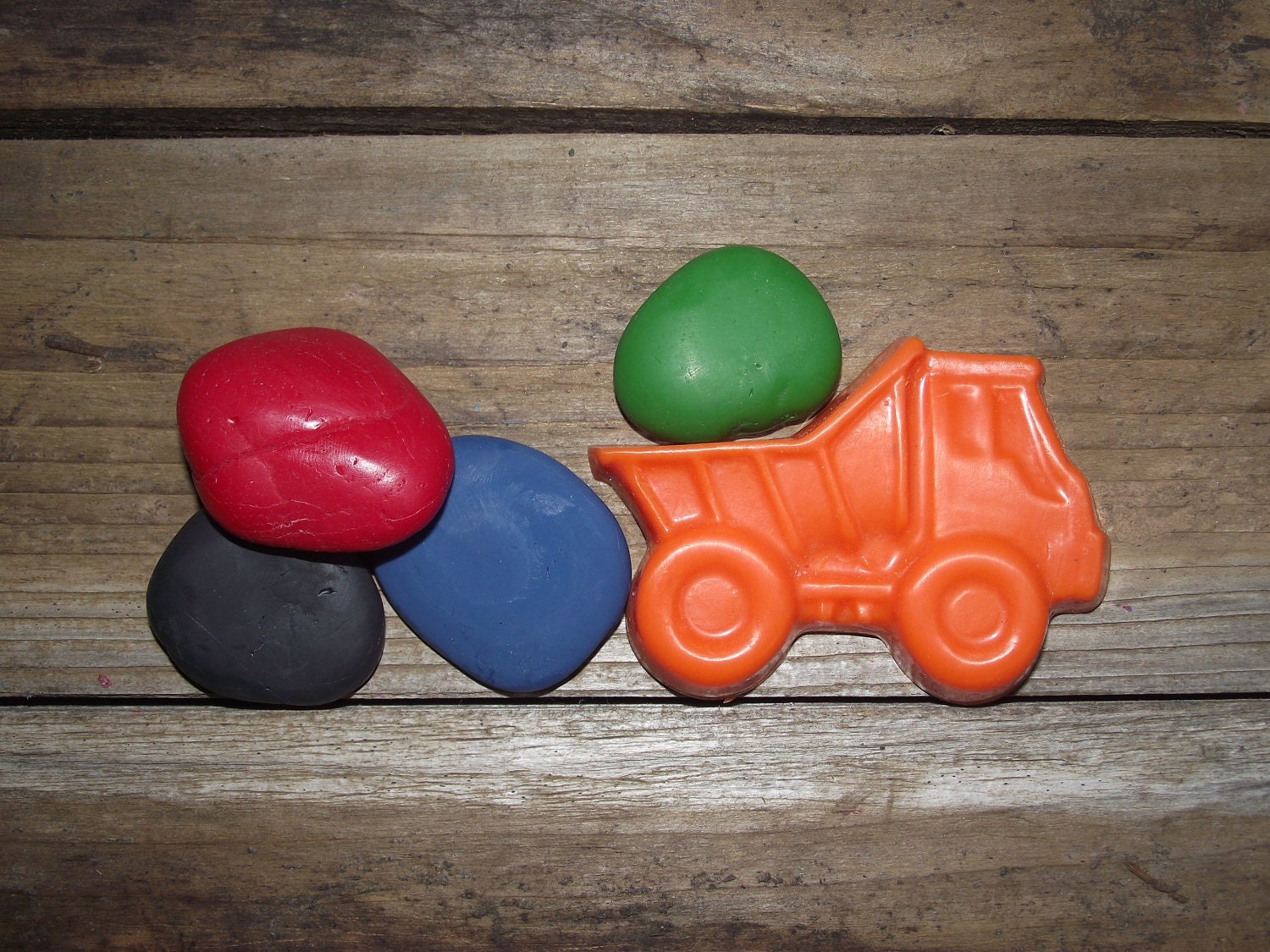 Dump Truck and Rock Doodler Crayons