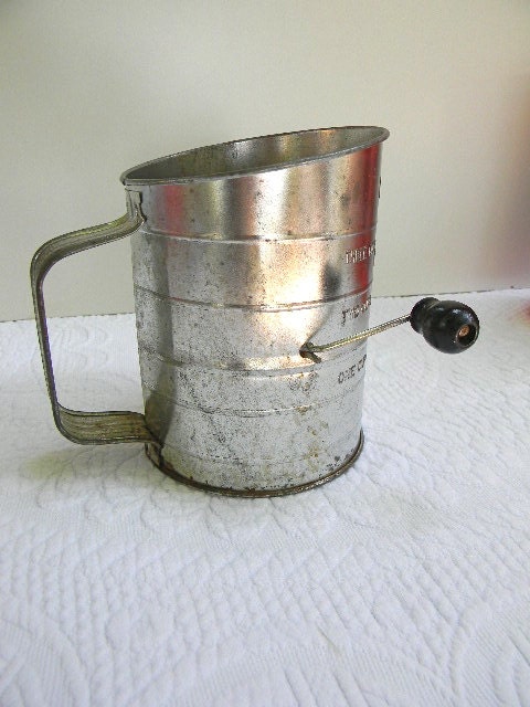 vintage bromwells flour sifter