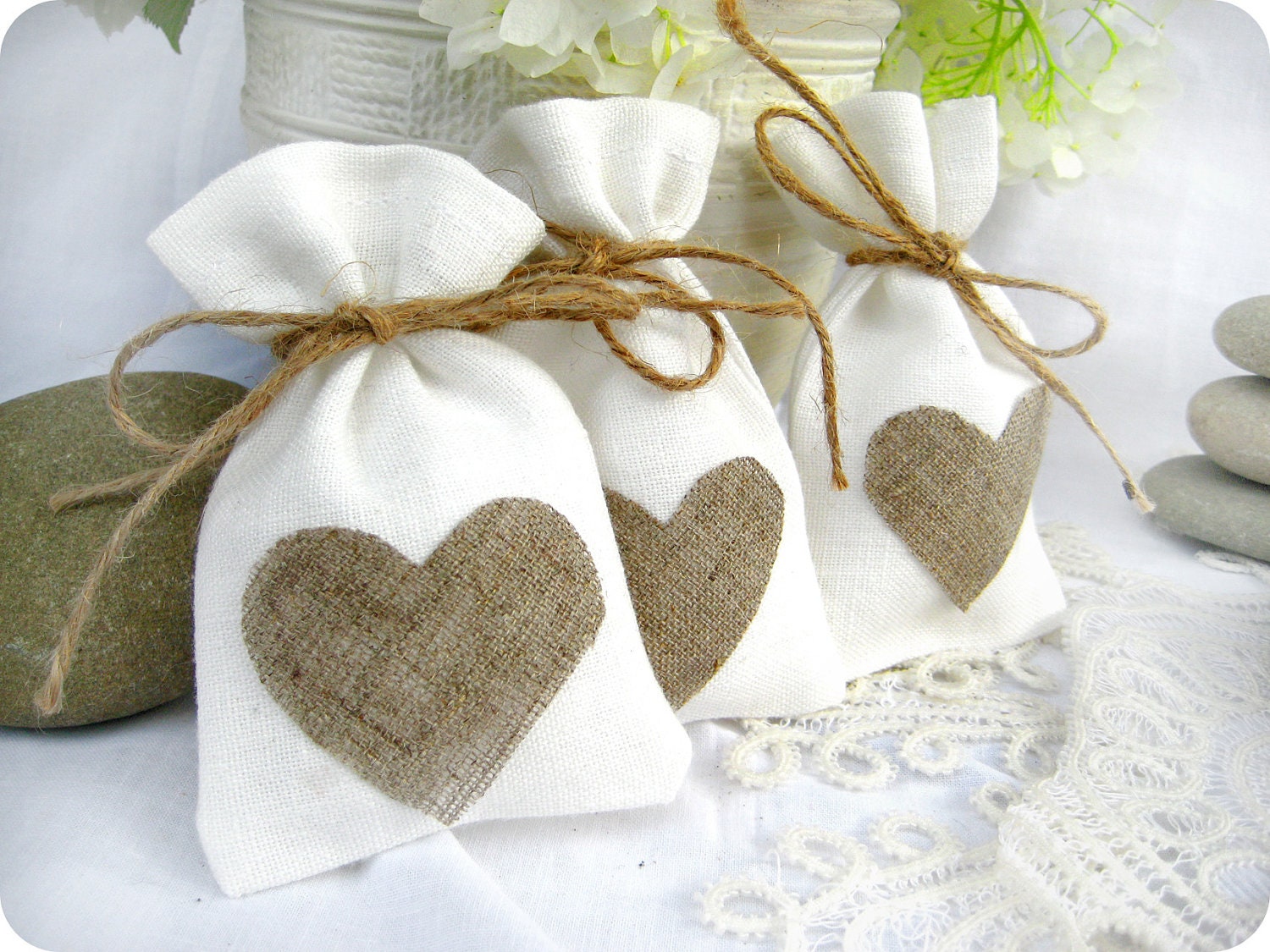 Wedding favor bags - Set of 30- White Rustic Linen Wedding Favor Bag with natural linen hearts or Candy Buffet Bag or Gift Bag
