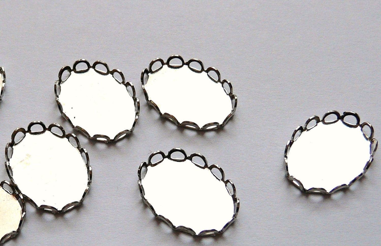 10 Lace Edge Oval Pendant Settings, 13x18mm, Silvertone, Destash, UK Seller