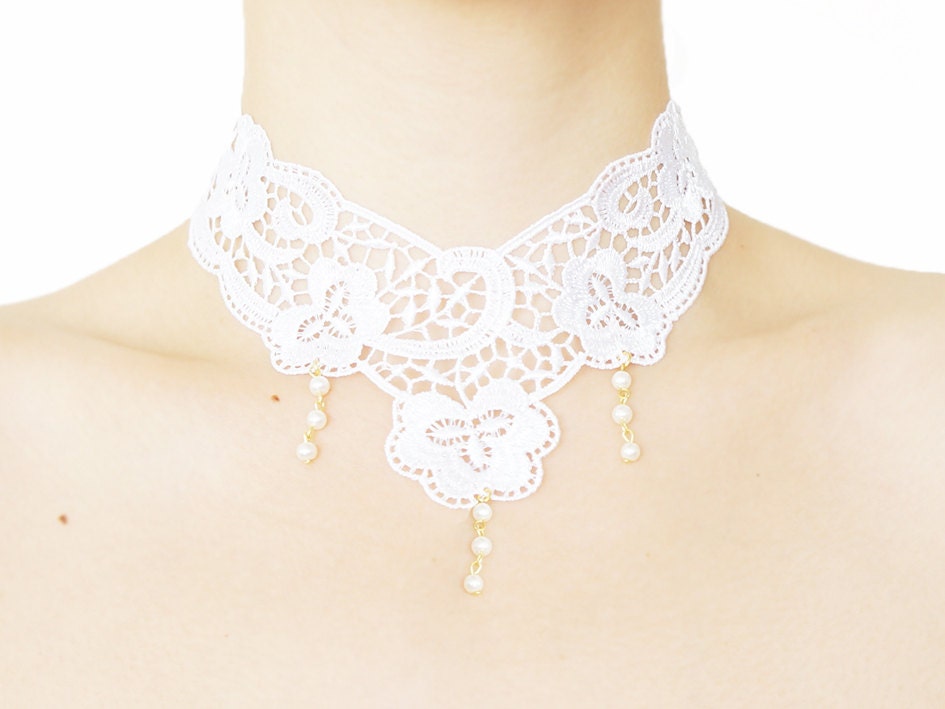 Rilania // Handmade White Crochet Cotton Lace Collar Necklace Choker Applique Pearl Bib Necklace ay