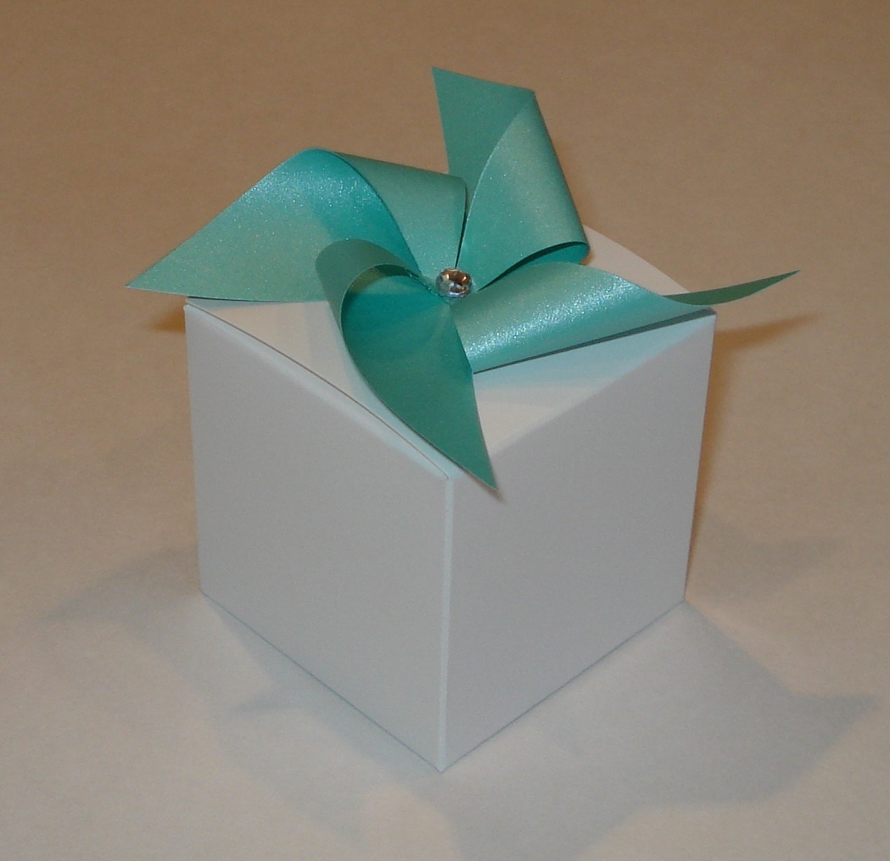 25 Pinwheel Favor Boxes for Wedding, Shower or Any Special Event