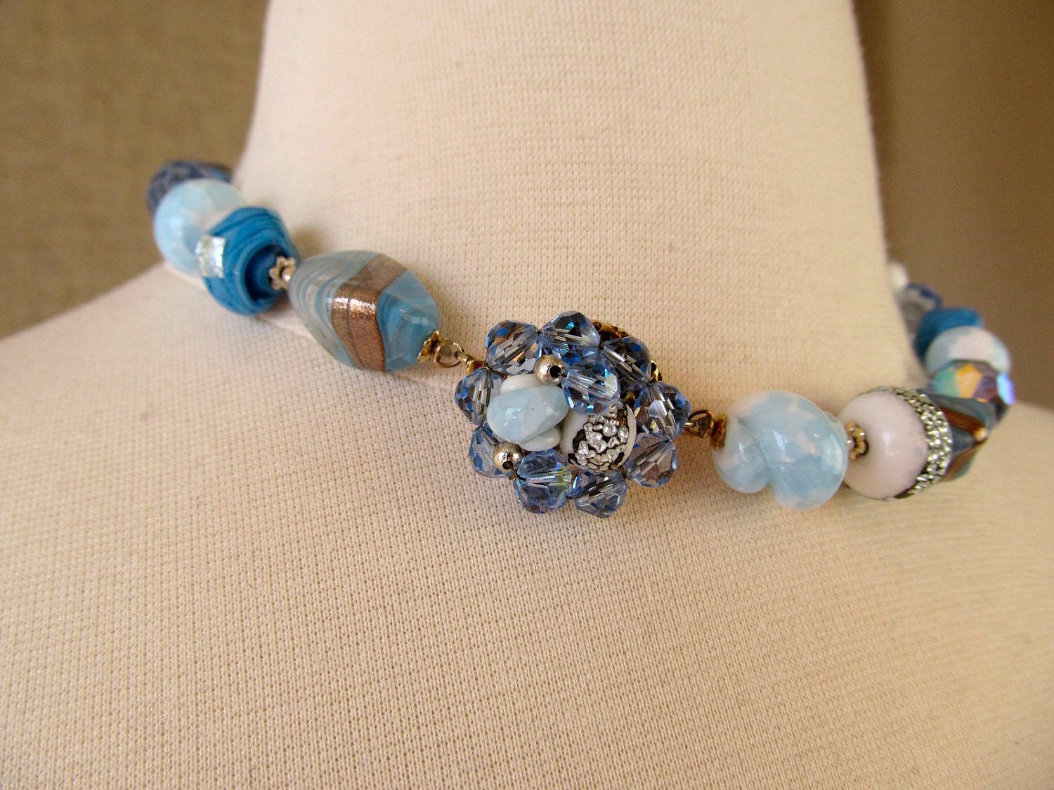 Vintage 1960s Necklace / Blue Glass Bead Choker