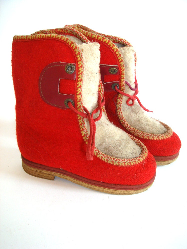 Red winter boots for kids, russian vintage boots made from felt, USSR 1960's - GrandpasTreasury