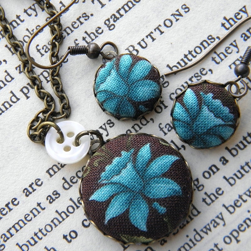 Blue Narcissus, Fabric Covered Button Earrings and Pendant Set.