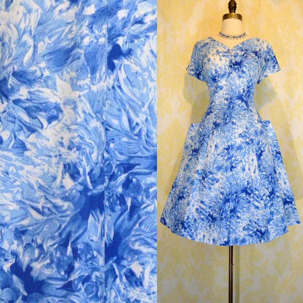 Vintage 50s Dress XL L - Blue Painterly Waves Cotton Print - Full Skirt - Rhinestone Bow
