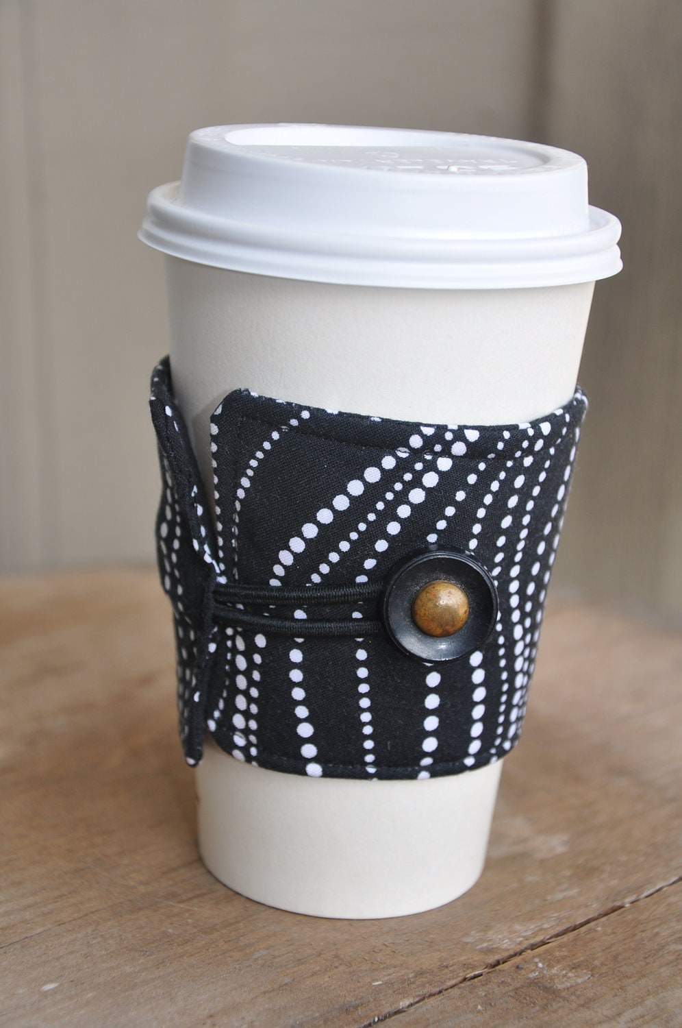 Coffee or Tea Wrap Around Sleeve in Black and White Dotted Swirl Weave Print