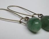 Vintage reclaimed forest green agate drop earring