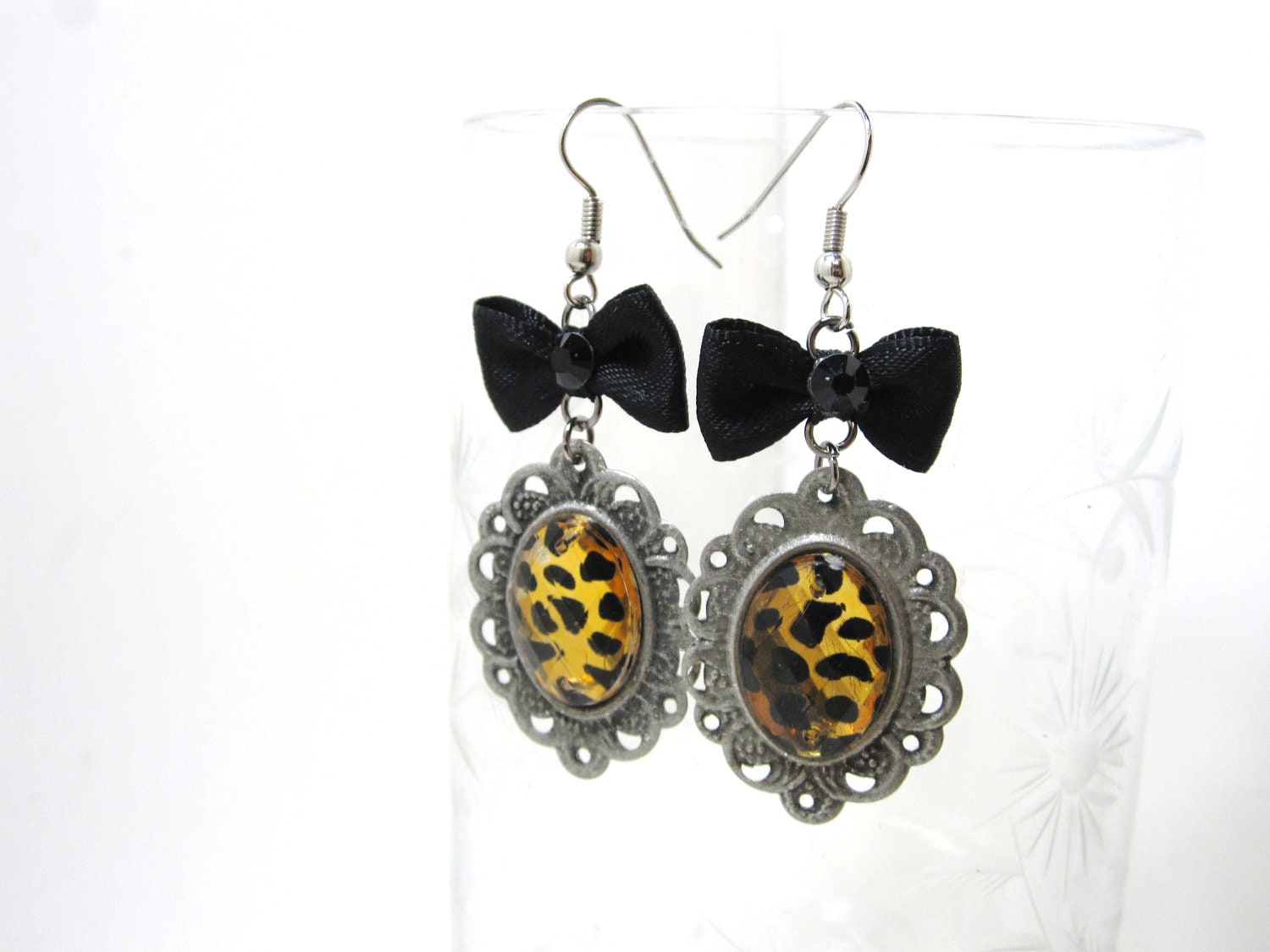 Leopard Kitty Black Bow earrings on Antique silver setting
