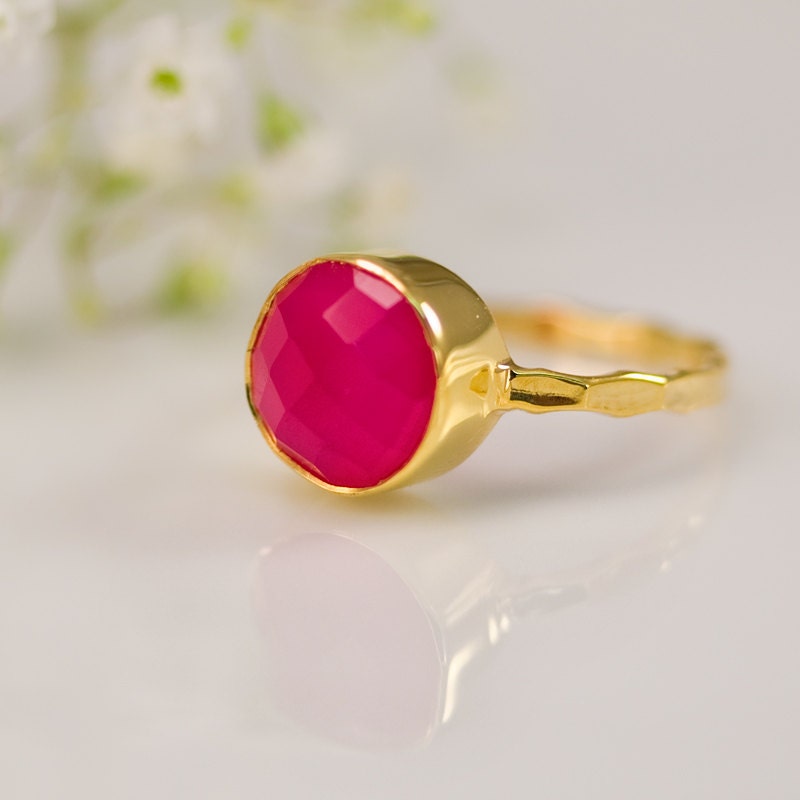 Fuchsia Pink Chalcedony Ring - Fuchia Pink - Gemstone Ring - Gold Ring - Bezel Set Ring - Mother's Day Gift