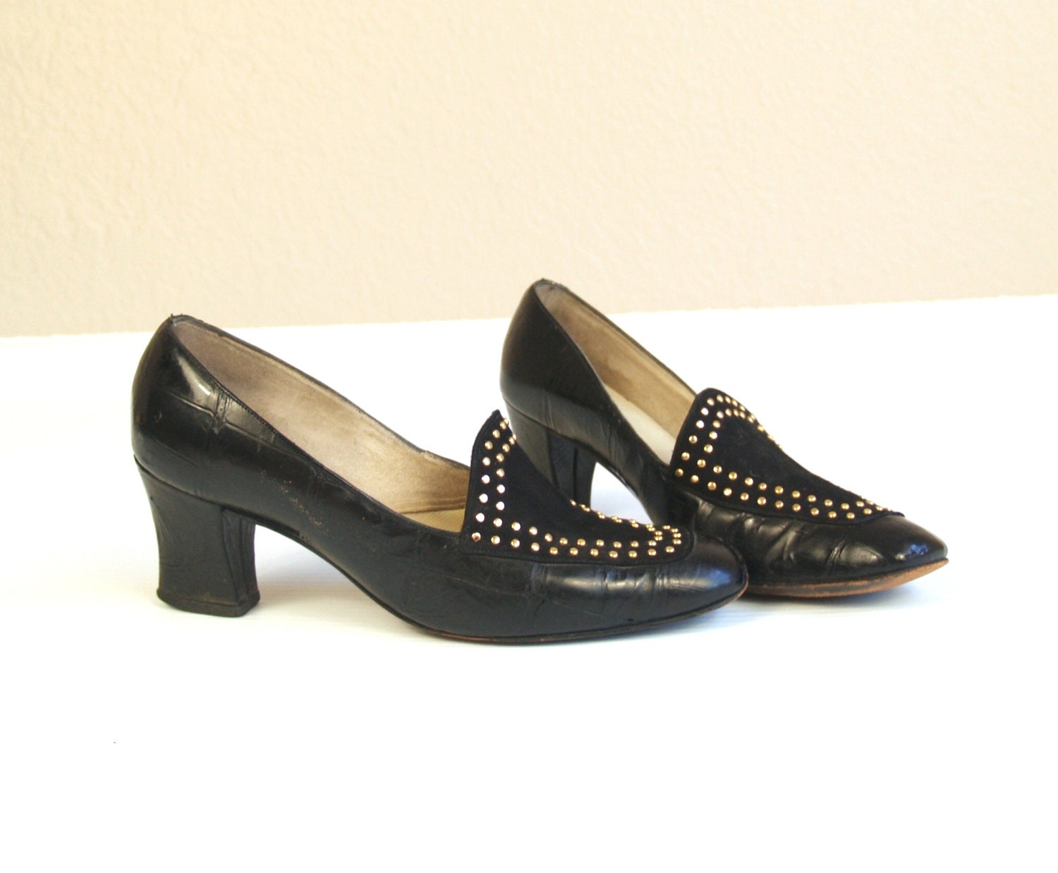 vtg 50s black GOLD STUDDED pinup HEELS faux reptile 7 mod bombshell