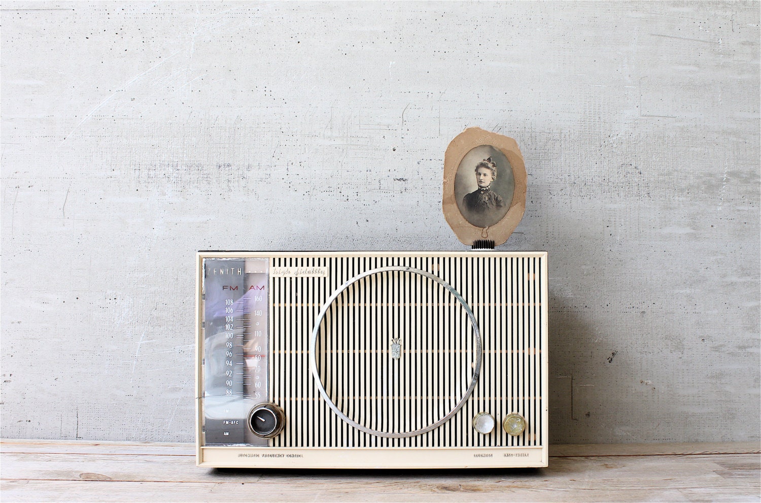 Vintage Zenith Radio