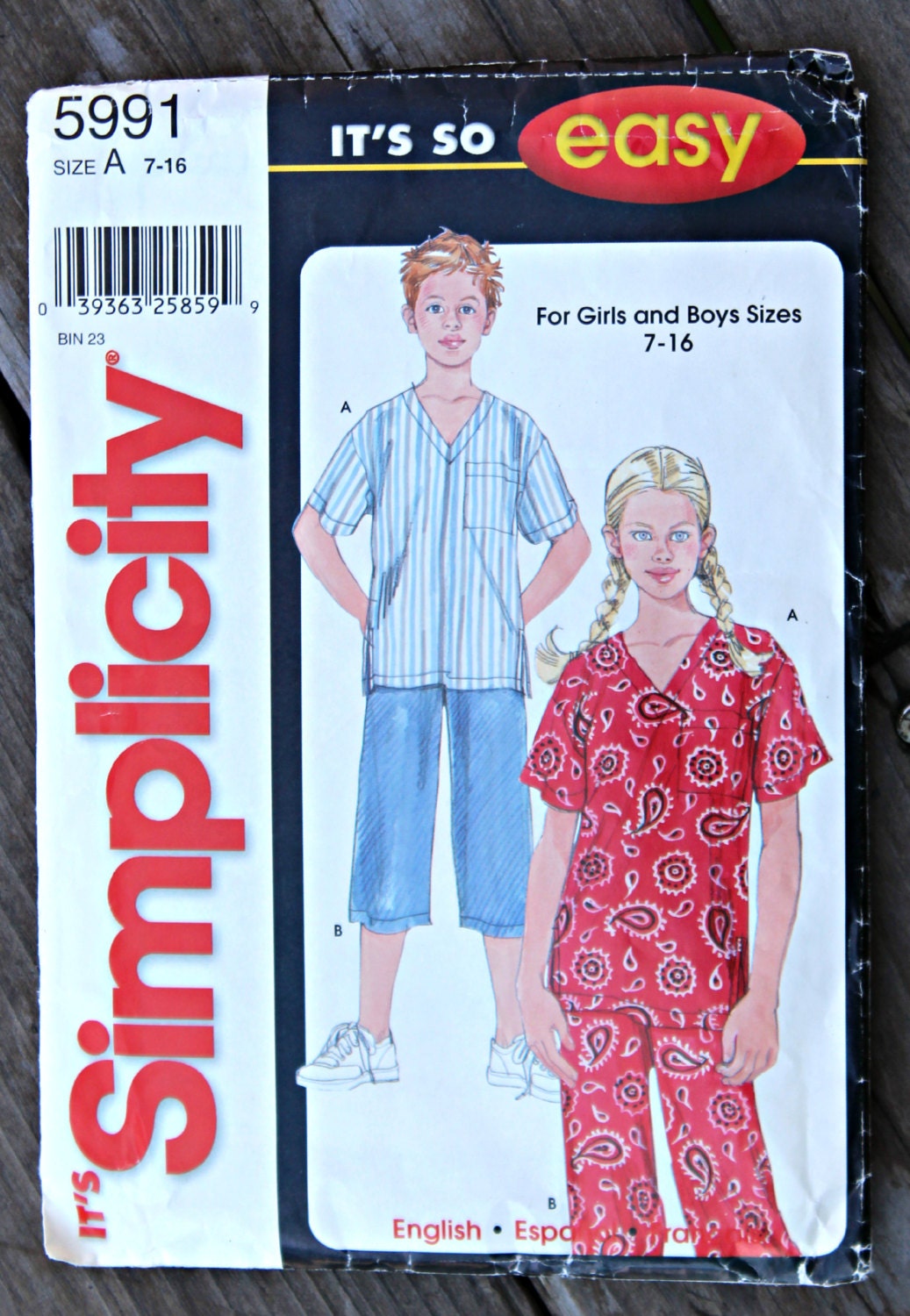 Simplicity 5991 Shirt and Cropped Pants Pattern