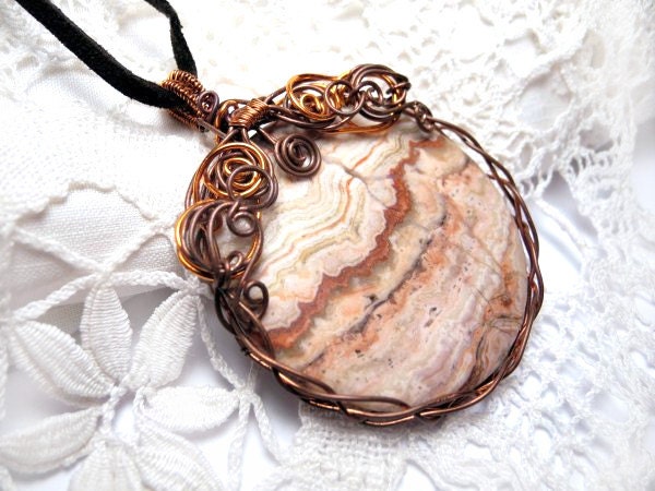 Lace Agate Necklace - Wire Wrapping Copper Necklace - Brown Latte Ivory - Round Geometric Necklace - Statement Necklace - Romantic Unique