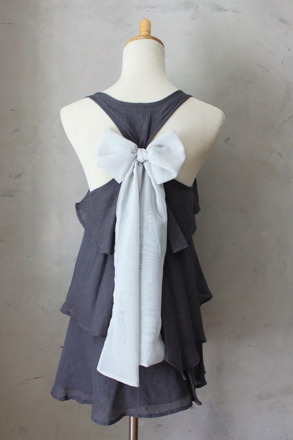 ASHEN AURA - Romantic gray flowy blouse // silver dove grey // chiffon sash bow // tunic // tank top // racerback  // charcoal