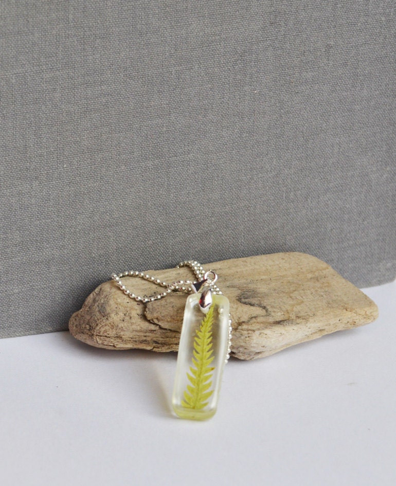 Real Fern Necklace. Botanical in Resin Necklace. Green Dried Fern Necklace. Pressed Flower Jewelry.