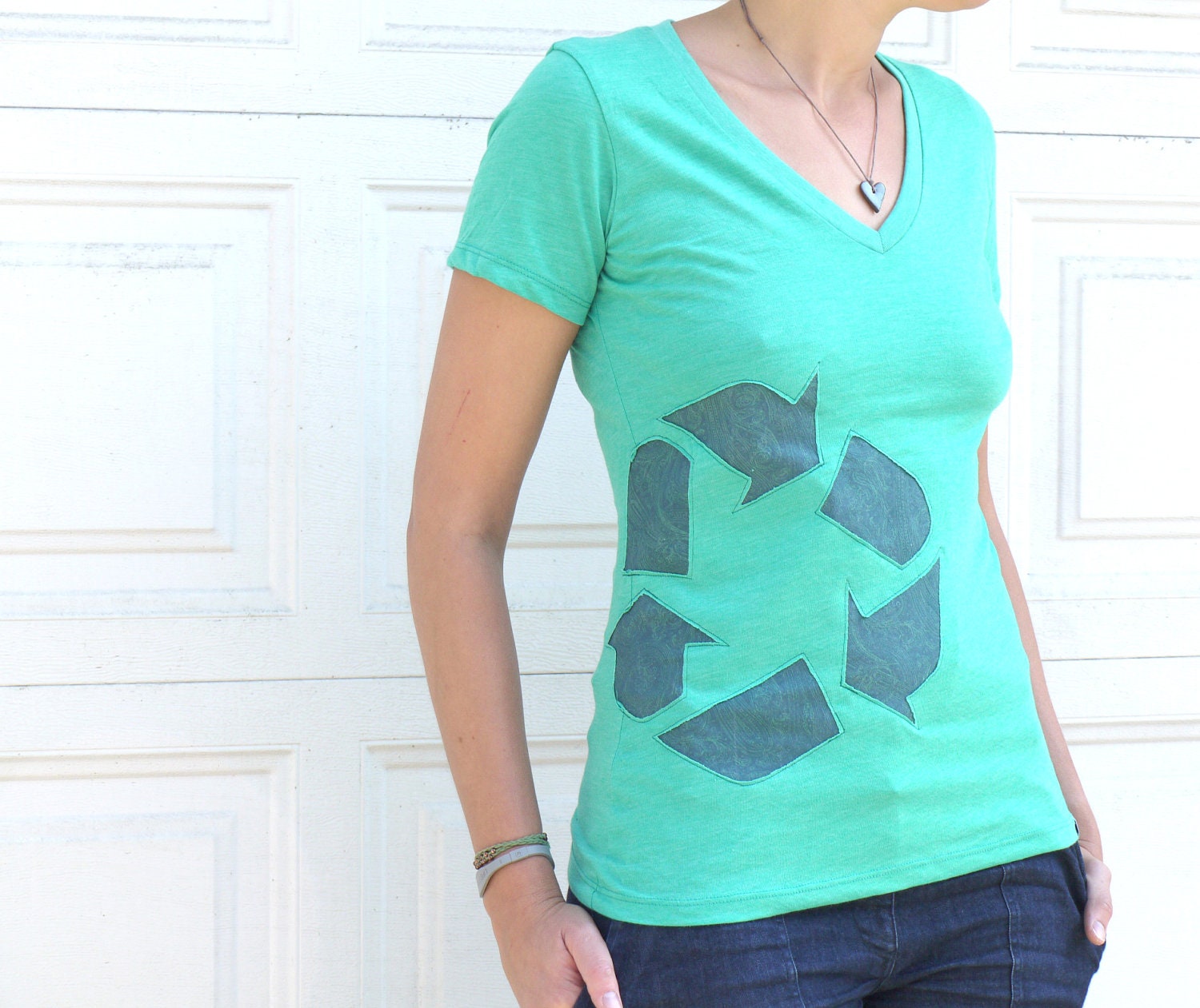 Green / teal "I recycle" organic cotton v-neck t-shirt with recycled fabric applique motif - paisley