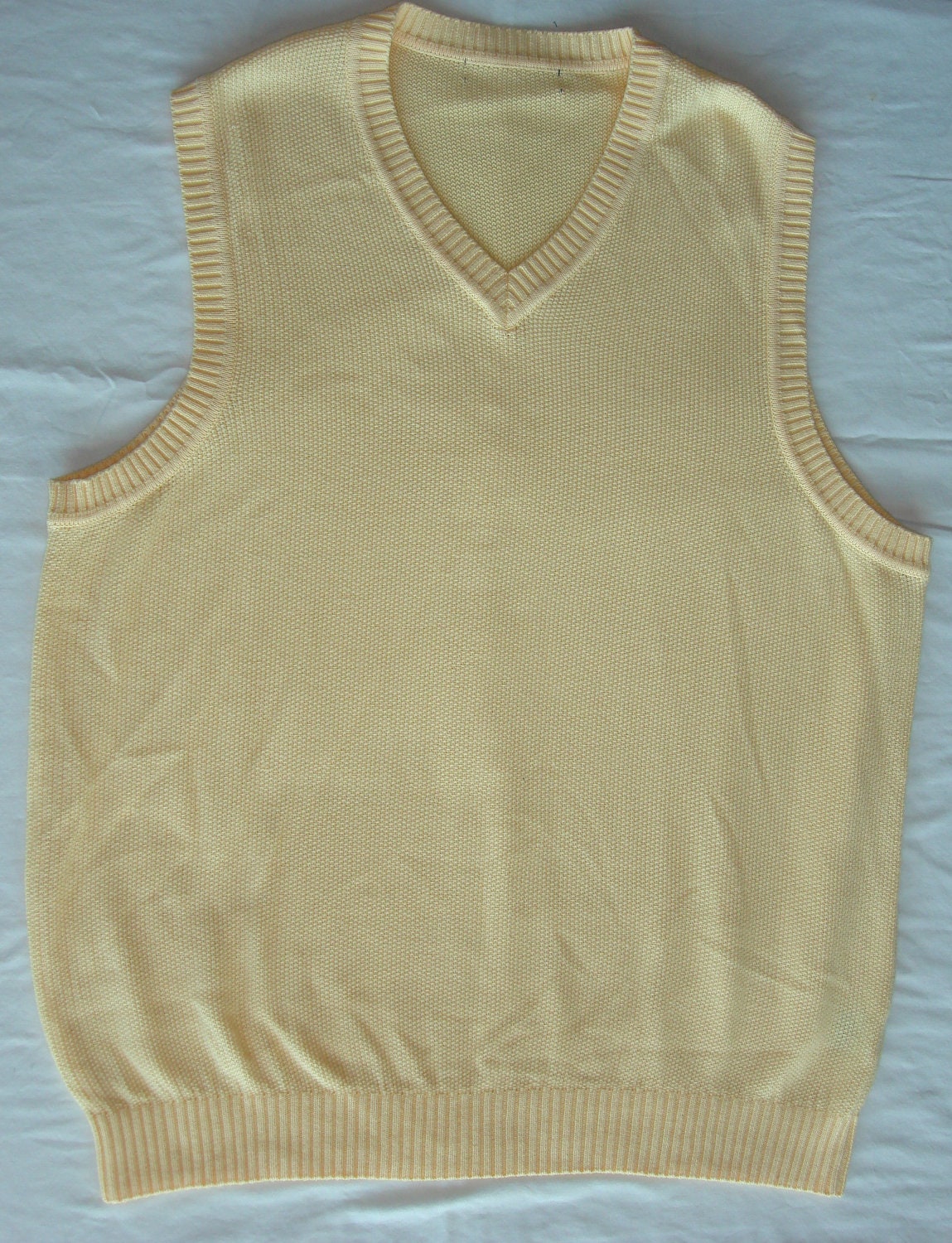 Vintage 100% Cotton Yellow sleeveless men sweater,good condition,great price