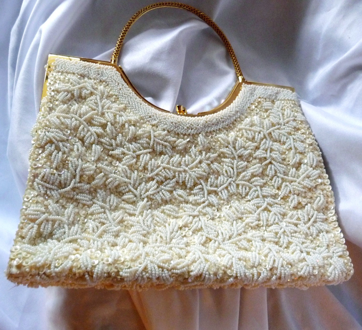 Vintage 1950's LA REGALE White Beaded Sequin Mother of Pearl Purse