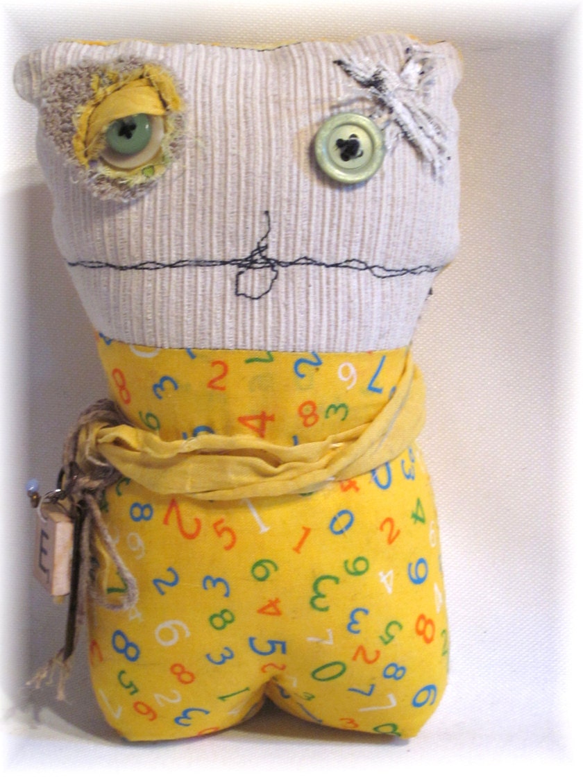 Home Decor Soft Sculpture Plushie E-1 appx 7in x 4 in