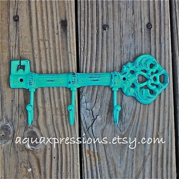 Cast Iron Hook / Laguna Green Metal Key Hook /Wall Hanger/ White Skeleton Key Rack/ Fun Elegant Wall Decor/ Cottage Shabby Chic/ Painted