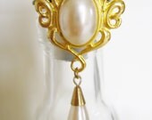 Vintage Faux Pearl Brooch - 1990s Gold Tone Dangle Style
