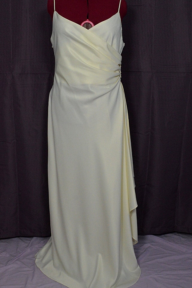 Elegant Ivory Side-ruched Gown/Dress w Wrap, Size 3X
