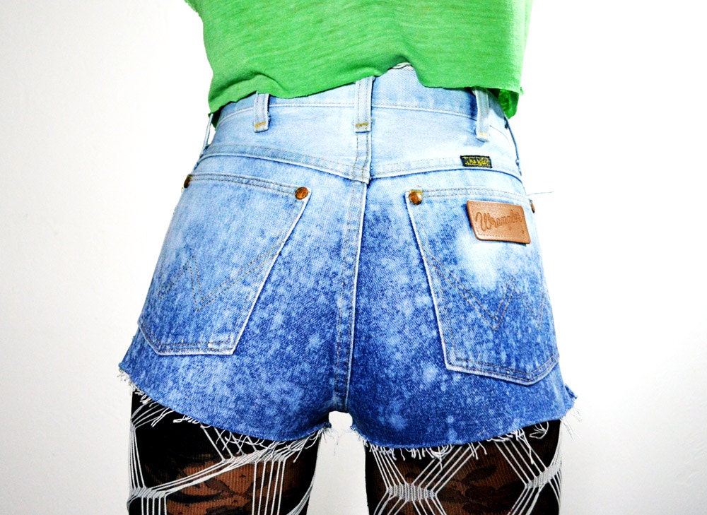 Vintage Wrangler High Waist Cut Off Bleached Blue Jeans Women's Size 27" waist
