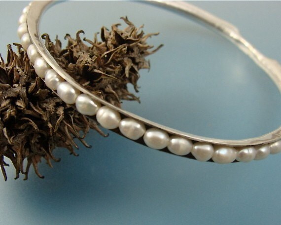 pearl skinny bangle