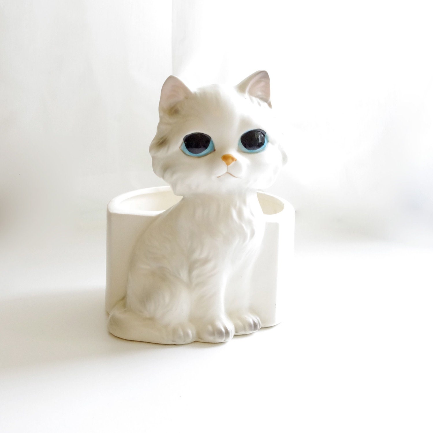 Lefton Kitty Cat Kitch Ceramic Planter or Catchall - Hand Painted - White with Gray and Blue Eyes