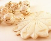 White Shell Necklace Lotus Flower Pendant Chunky Choker Beach