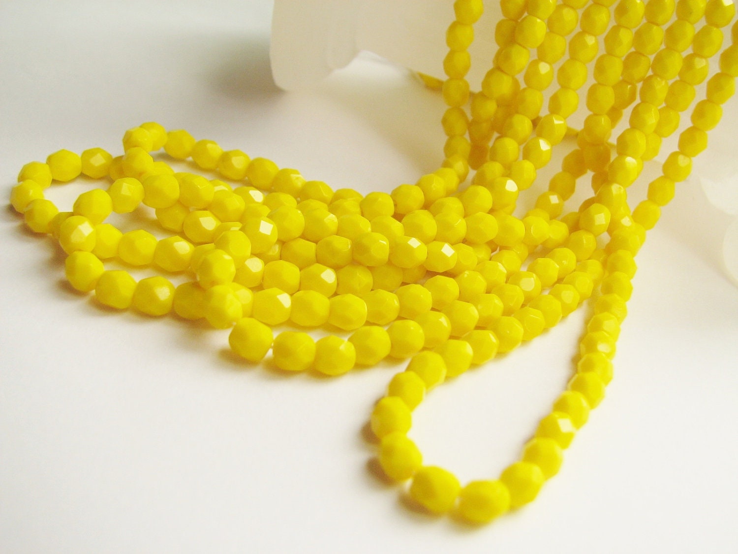 Czech Faceted  Beads 4mm in Juicy Bright Yellow(str) b1966