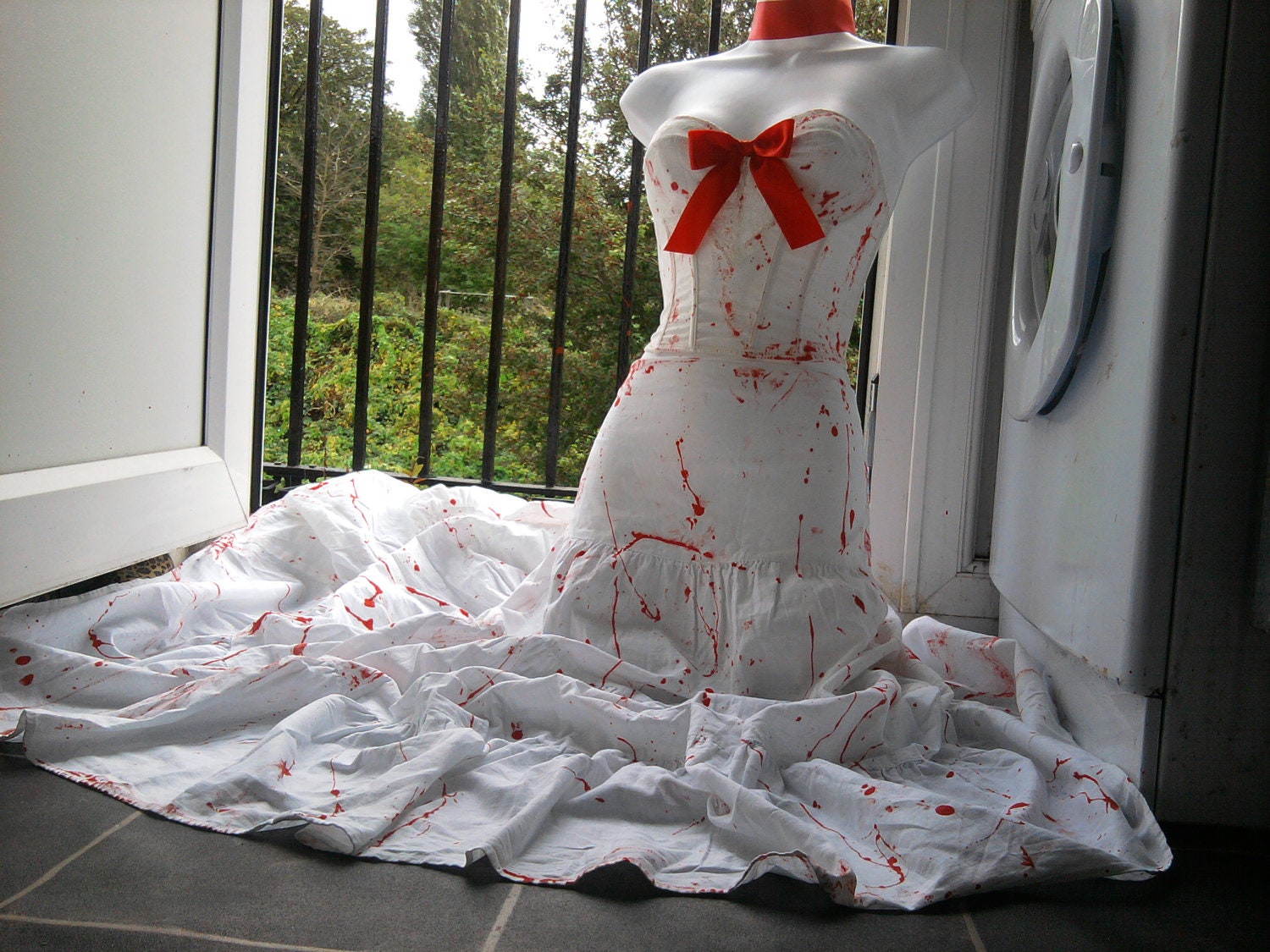 halloween ZOMBIE bride wedding costume blood splattered skirt petticoat swing corpse US size 6 - 8