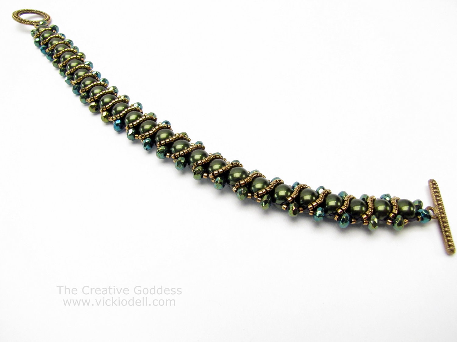 8 1/2 inch long Beadwoven Bracelet in Green and Vintage Gold