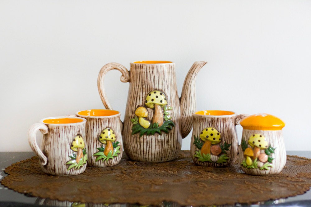 Retro Mushroom Pitcher Mugs and Salt Shaker Set Set