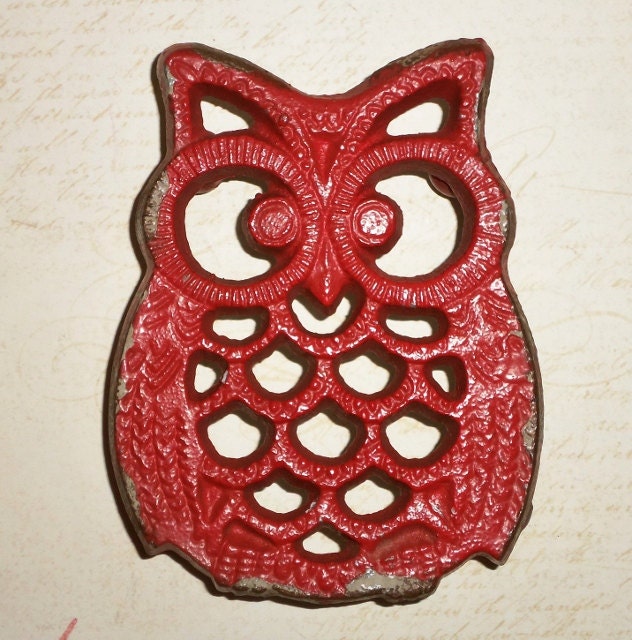 Cast Iron Red Distressed Vintage Style Small Owl Trivet