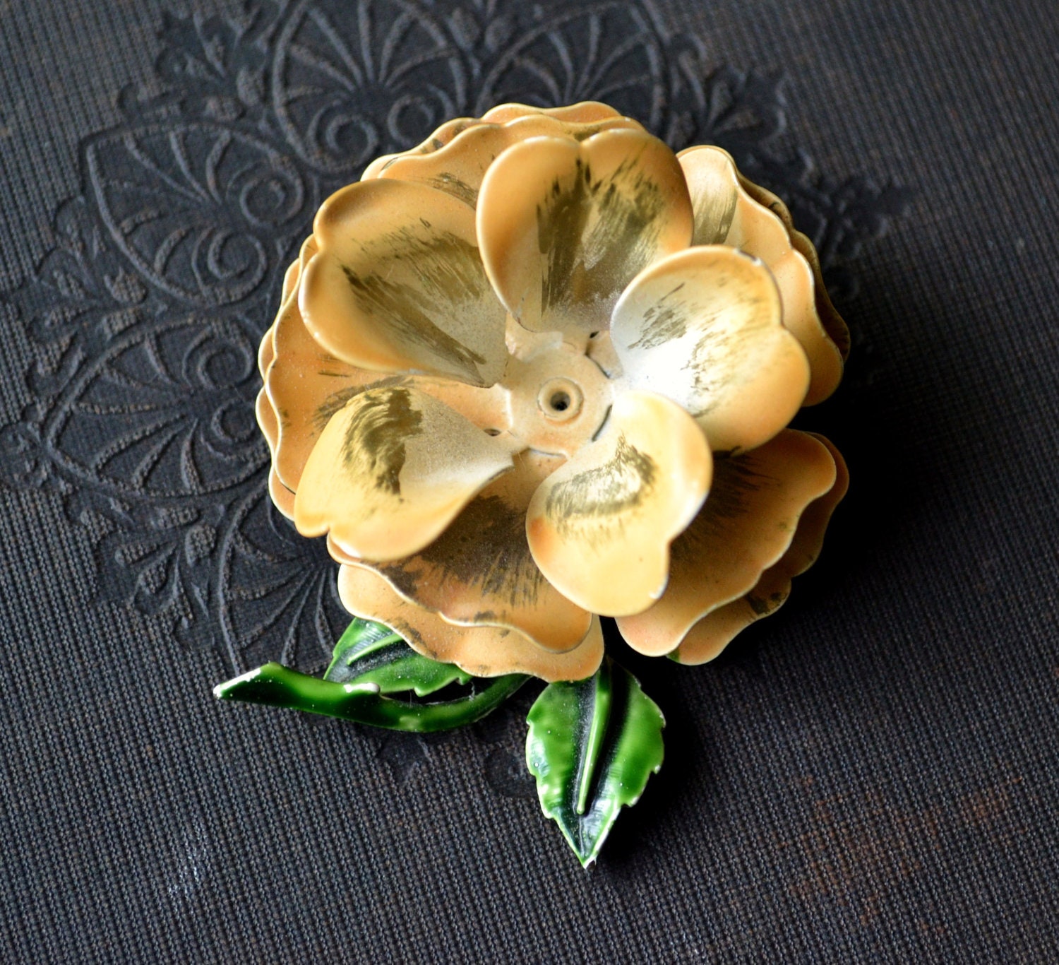 Vintage chunky layered tan enamel flower brooch