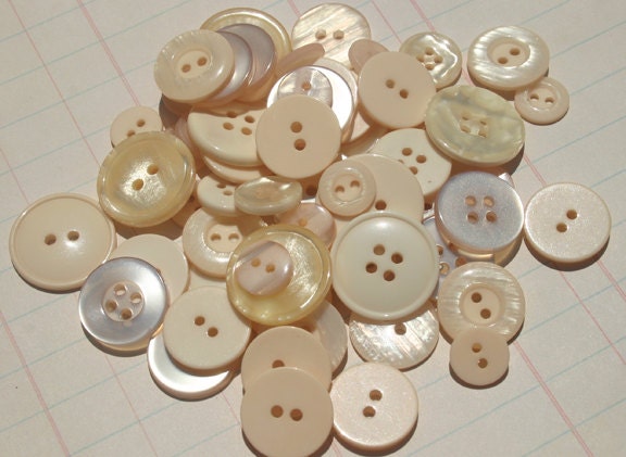 Cream Buttons Very Light Peach - Sewing Scrapbooking Embellishments - Pearl