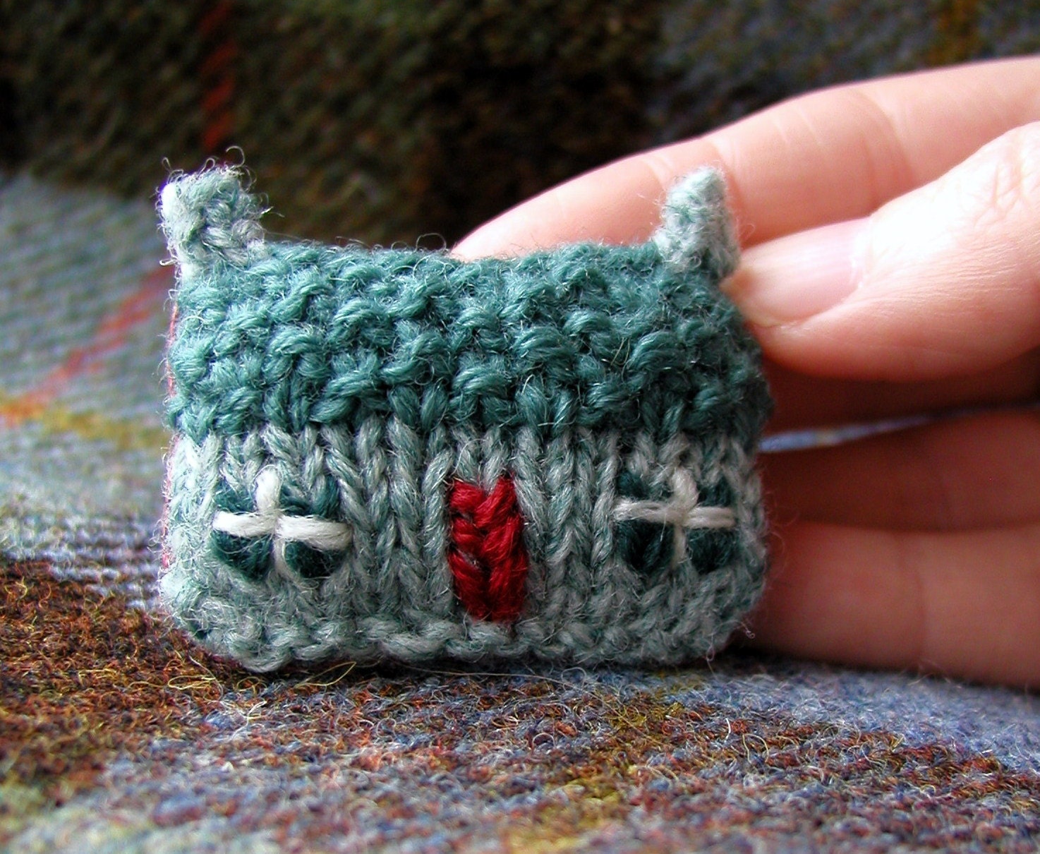 Brooch Pin Knit and Embroidery Green Mist Cottage